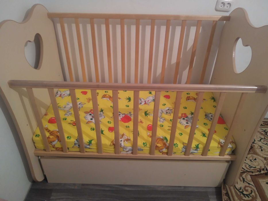 Детская кроватка