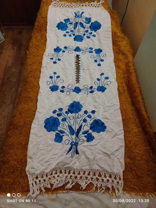 Покривки и кърпи от всякакъв вид, стари и нови, дантелени, платнени