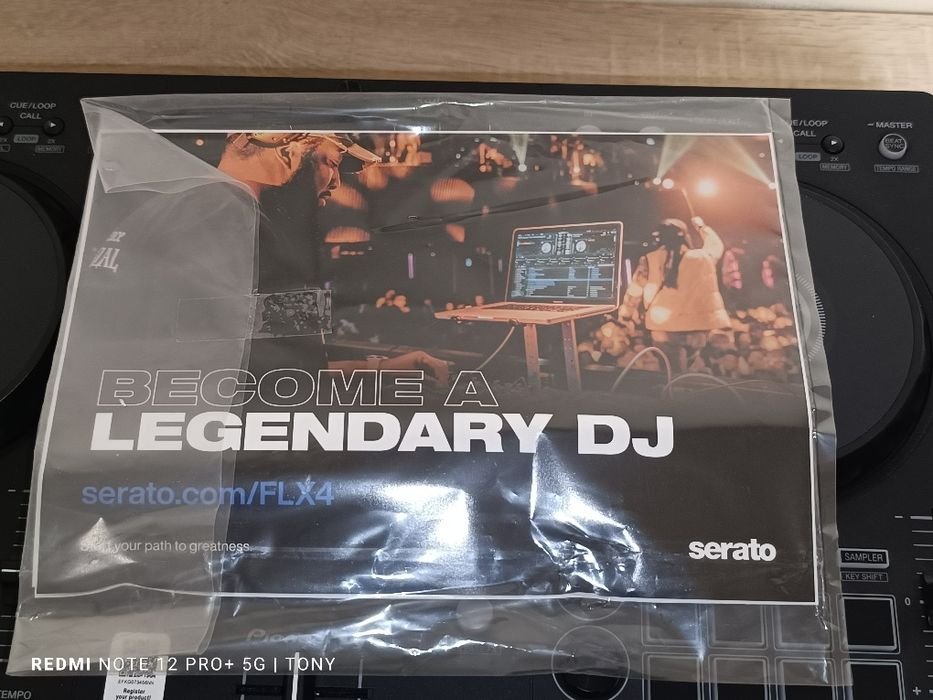 DJ контролер: Pioneer DDJ-FLX4