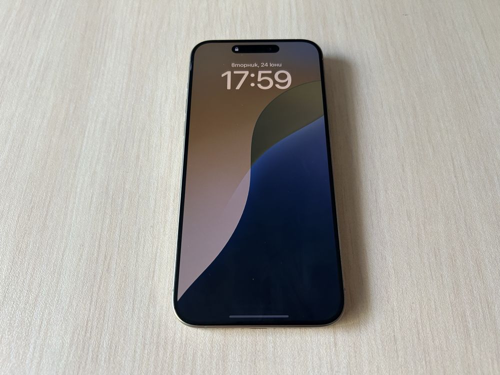 Продавам Apple iPhone 15 Pro Max 256GB