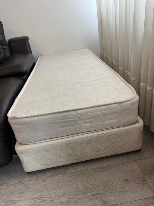 Матрак за възрастен