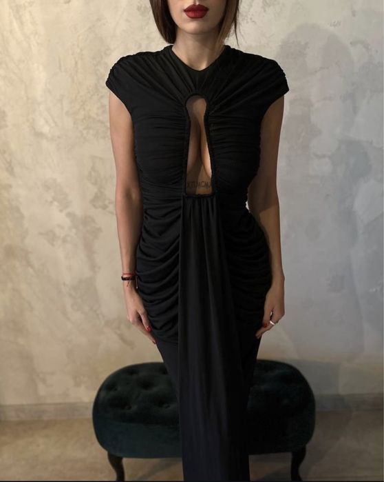 Черна дълга рокля от aurabystones