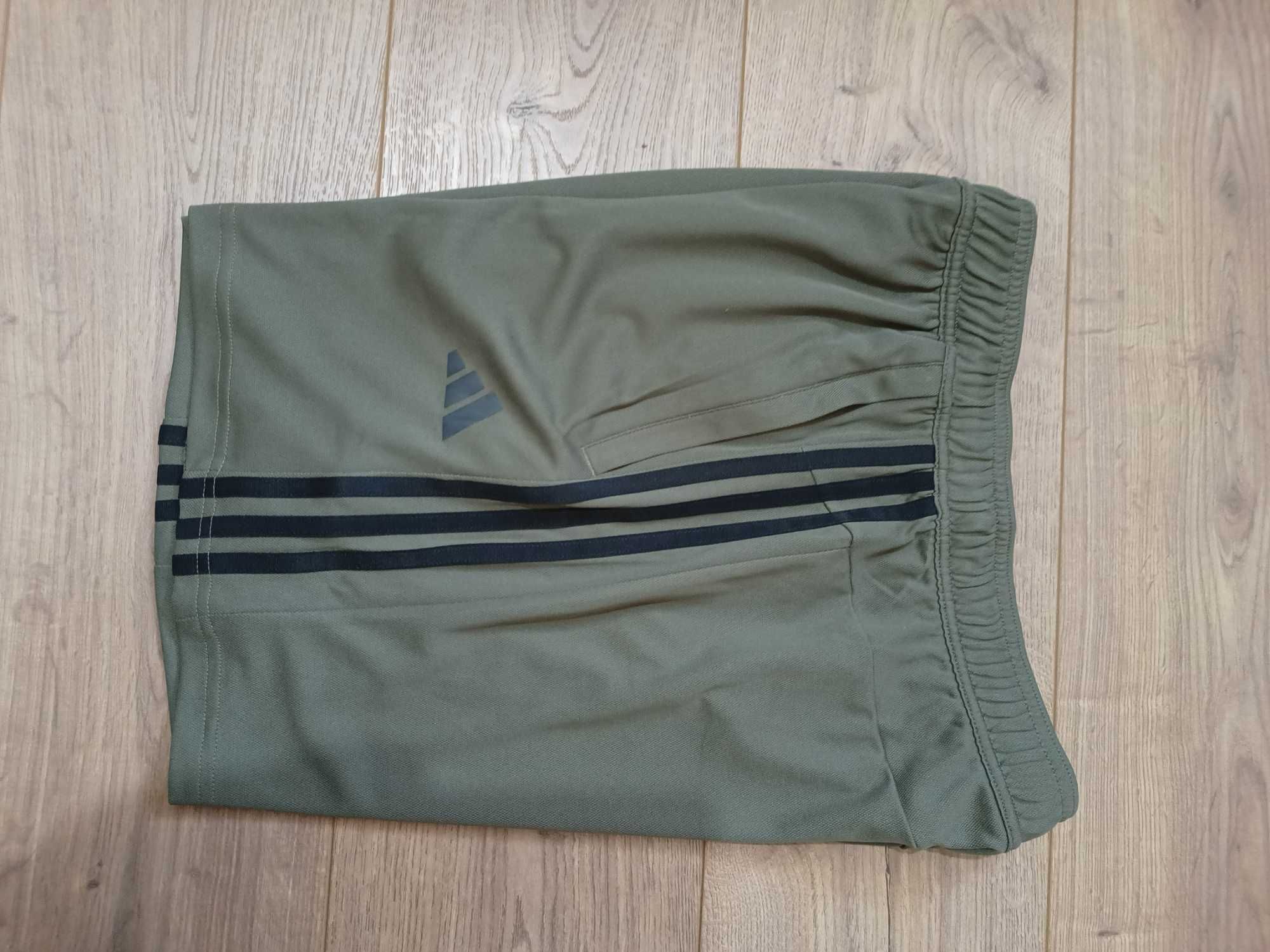 Adidas мъжки шорти - S