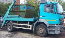 Skiploader container Mercedes