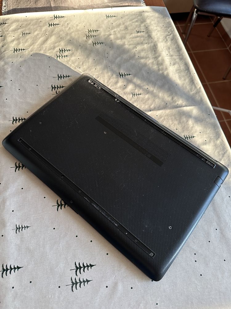 Laptop HP 15 db1 Ryzen 3200U 4GB RAM 512 GB SSD