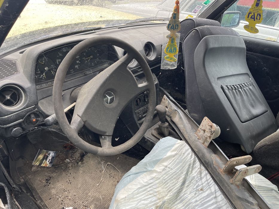 Mercedes 123 200d/300d на части