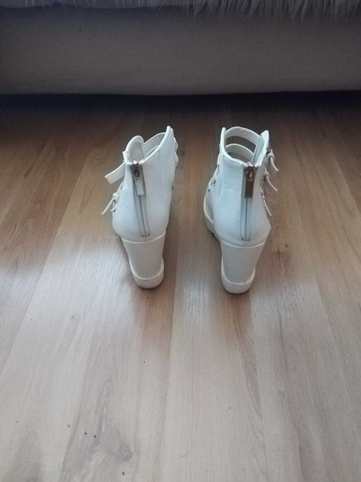 Дамски обувки/боти