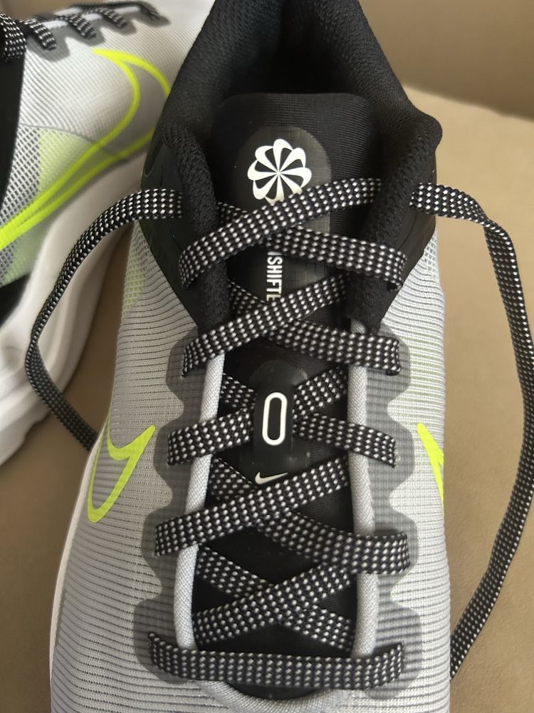 Чисто нови Nike маратонки