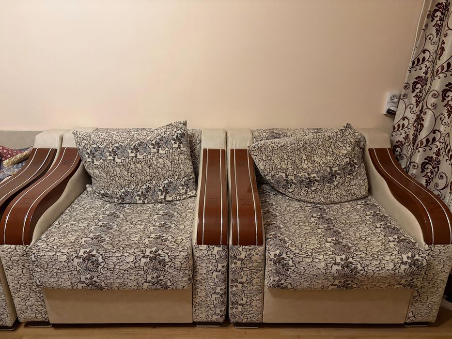 REZERVAT!!! SET Canapea + 2 fotolii + Perne