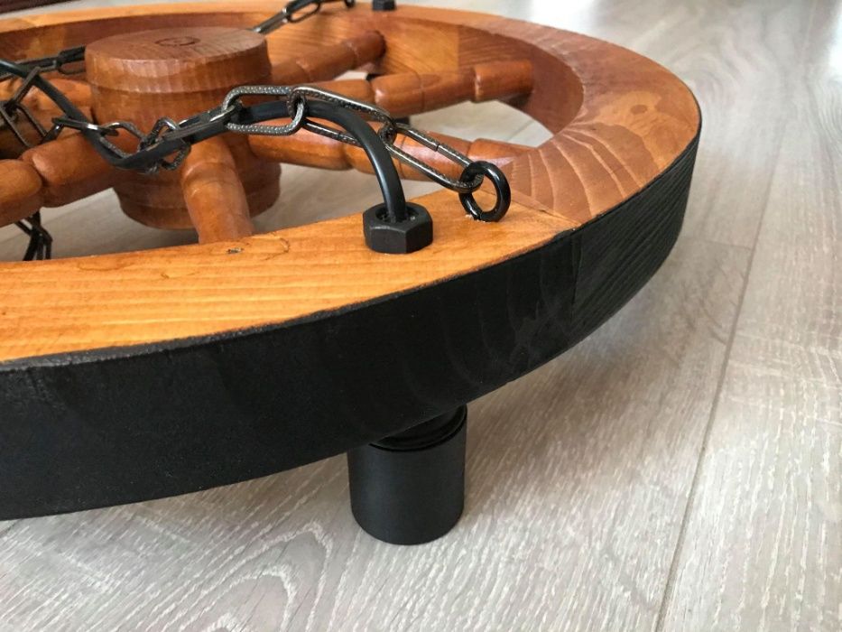 Lustra rustica din roata lemn / candelabru rustic din roata lemn