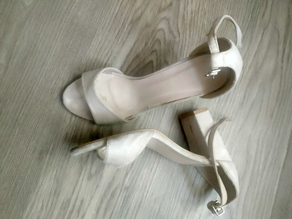 Sandale bej nr39