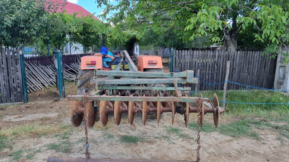 Vând disc portabil 445