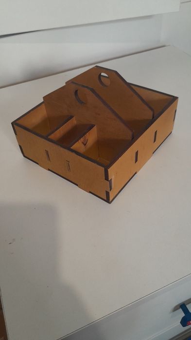 Деревянная настольная салфетница