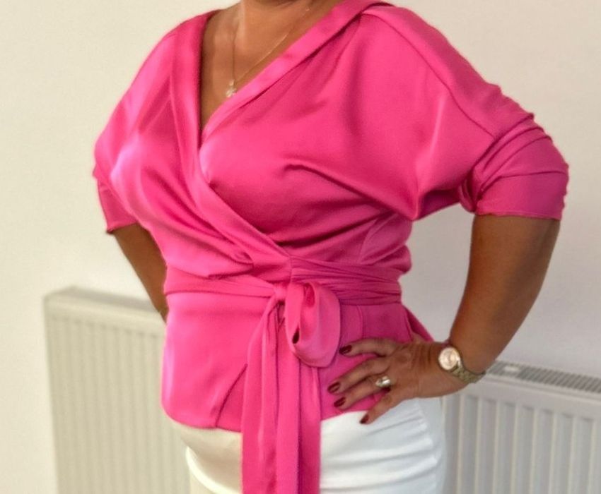 Bluza din satin eleganta.