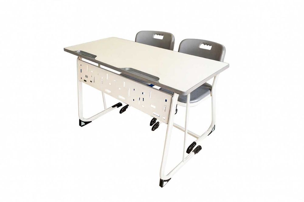 Двухместная ученическая парта с каркасом из металла