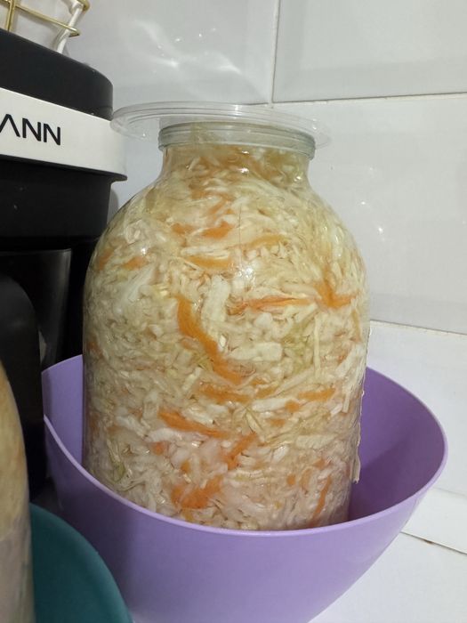 Натуральная квашеная  капуста , без уксуса