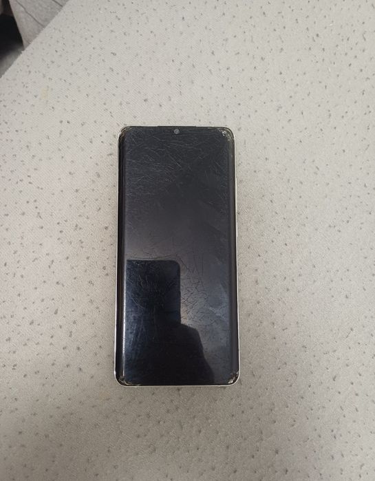 Xiaomi Mi Note 10 Pro cu display spart. Placa este buna

#9