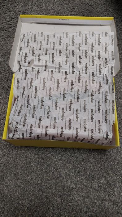 Продавам чисто нови маратонки