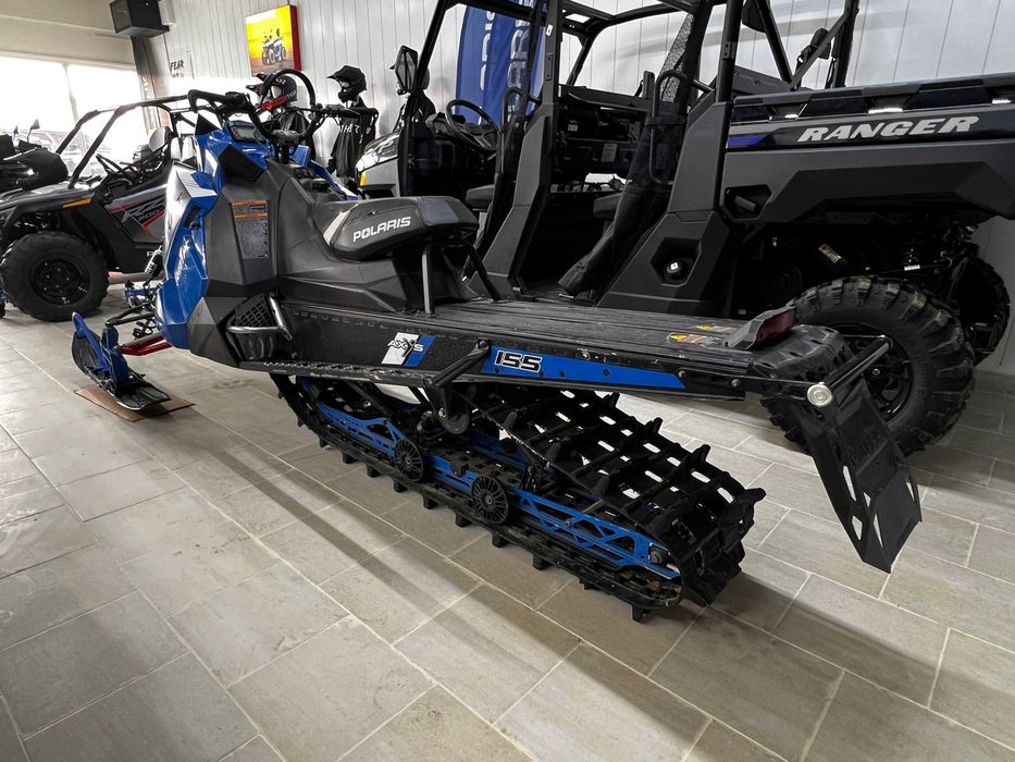 Snowmobil Polaris Assault