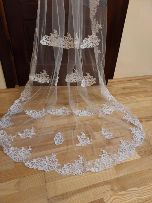 Vând voal mireasa alb 3 metri NOU