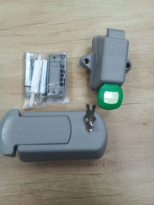 Брави за хладилна камера