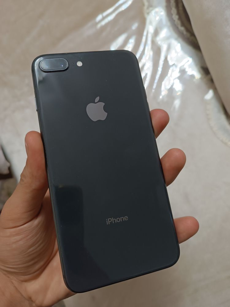 iPhone 8+ black ,64 гб