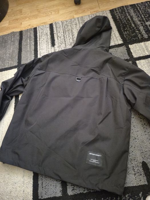 Яке ветровка и панталон М (нови)