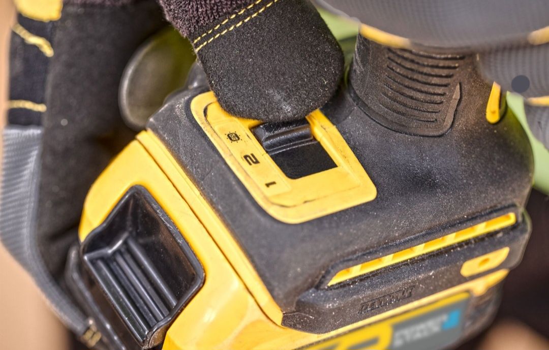 Импакт Dewalt DCF870N/18V  Нов модел