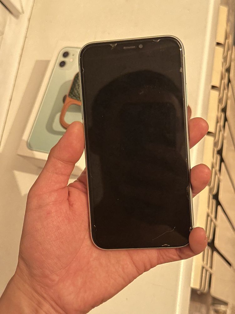 Iphone 11 в отличном состояний не вскрытый