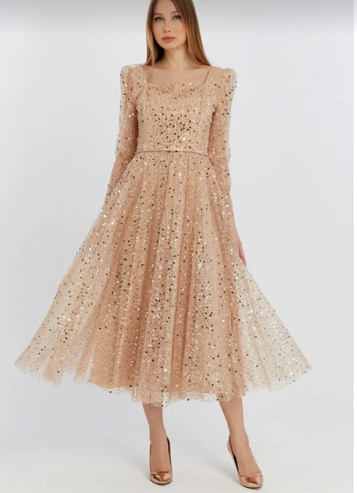 Rochie de ocazie strălucitoare cu paiete