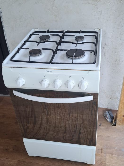 Продам газ плиту