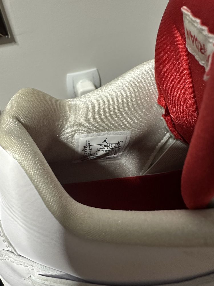 Nike air Jordan 4 red metallic