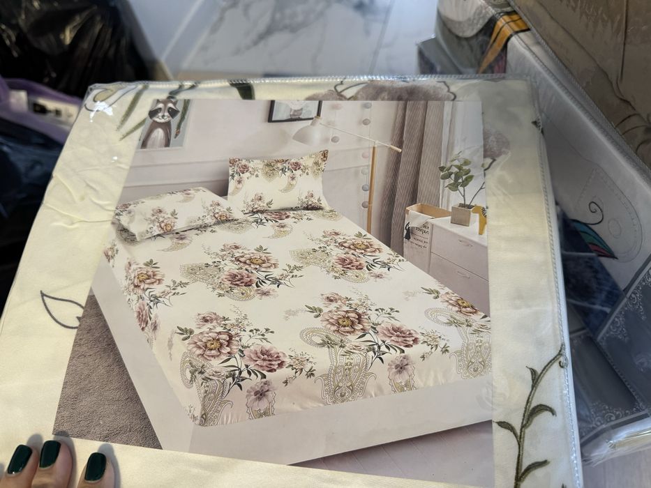 Huse de pat + 2 fete de perna