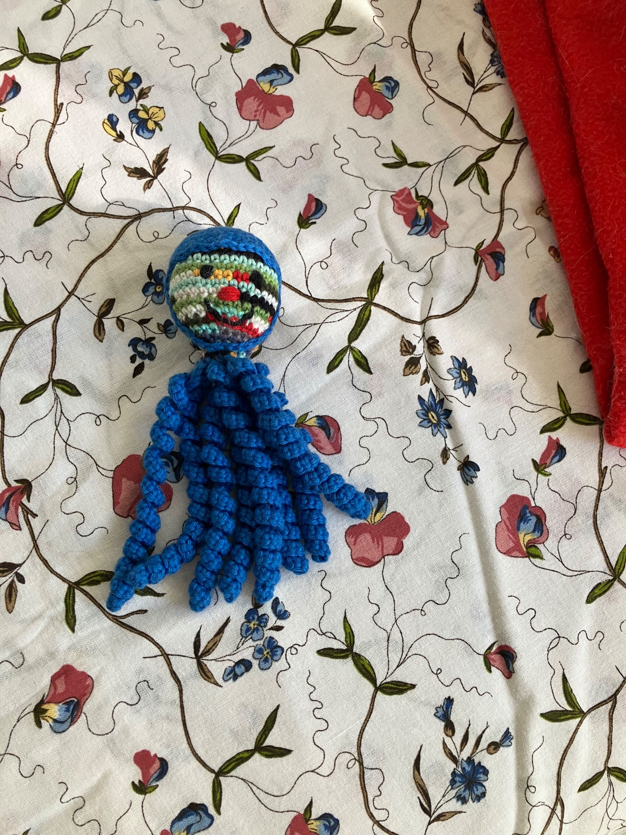 Продавам плетена играчка