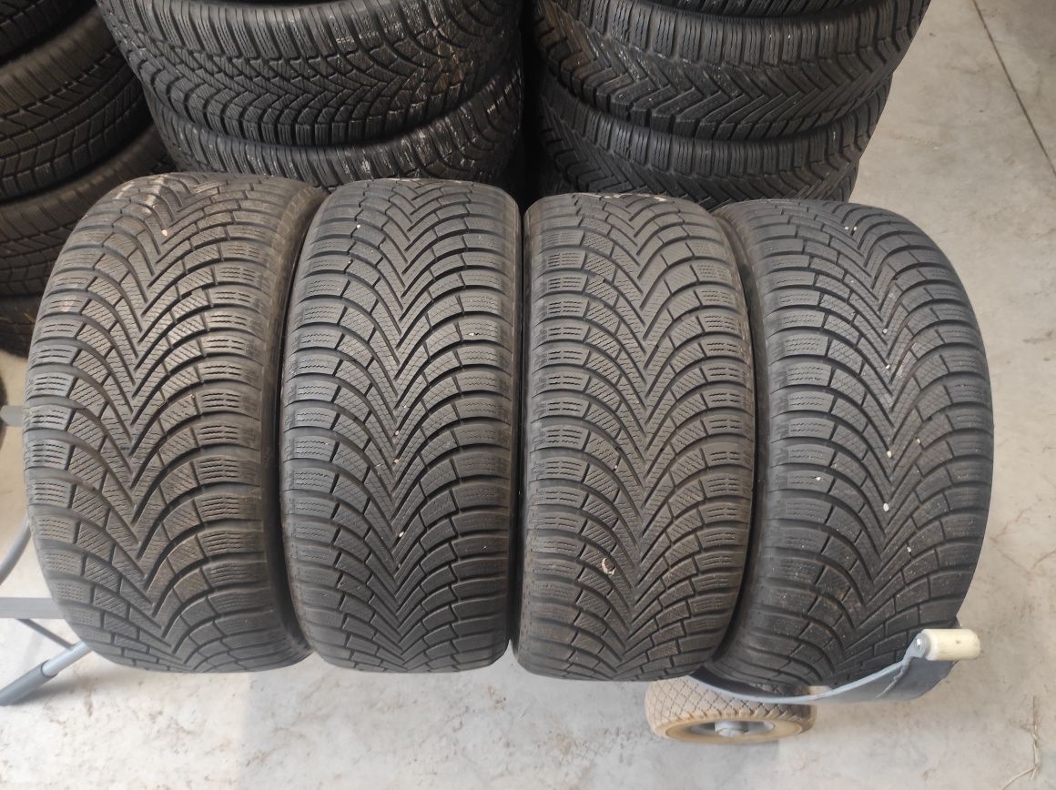 225/40/18 Maxxis 4бр