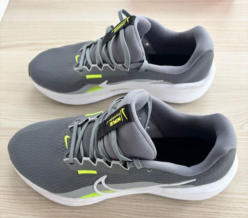 Adidasi de alergare NIKE