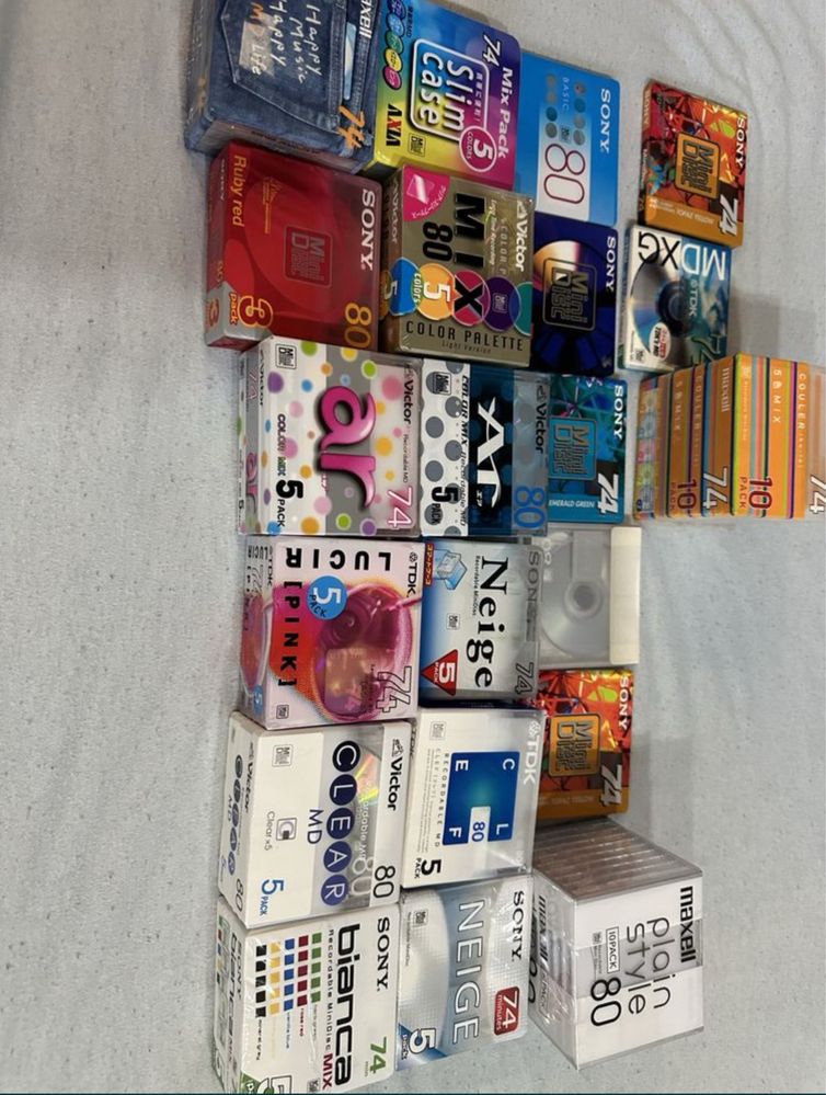 Minidiscuri noi  si folosite casete DAT calitate  japoneza