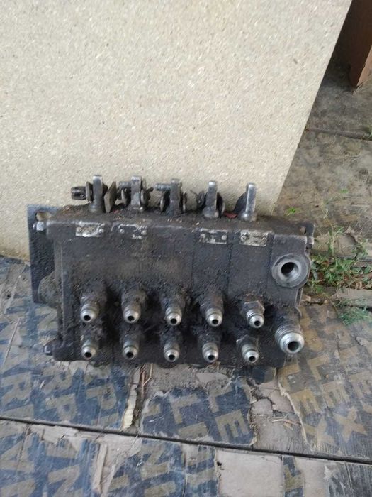 Гидрораспределитель 5 секций а/кран Ивановец б/у с рабочего крана.