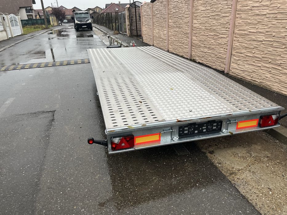 Platforma auto pe 3 axe