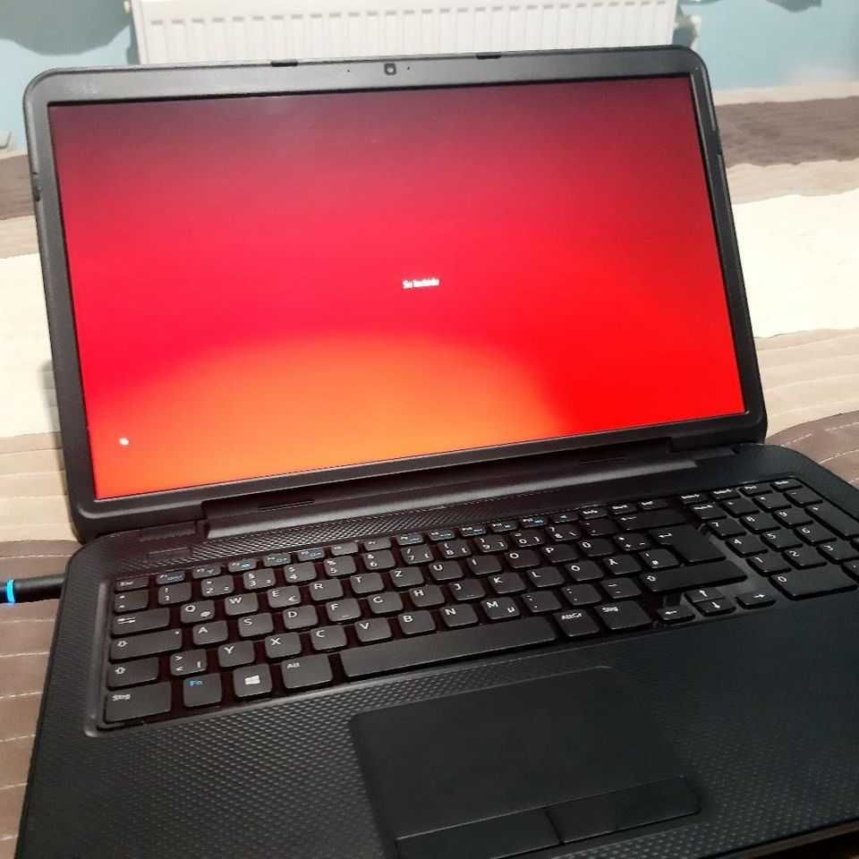 Vand LaptopDell3721 i3,8GbRam,SSD240GB,Display17,3 StareFB,