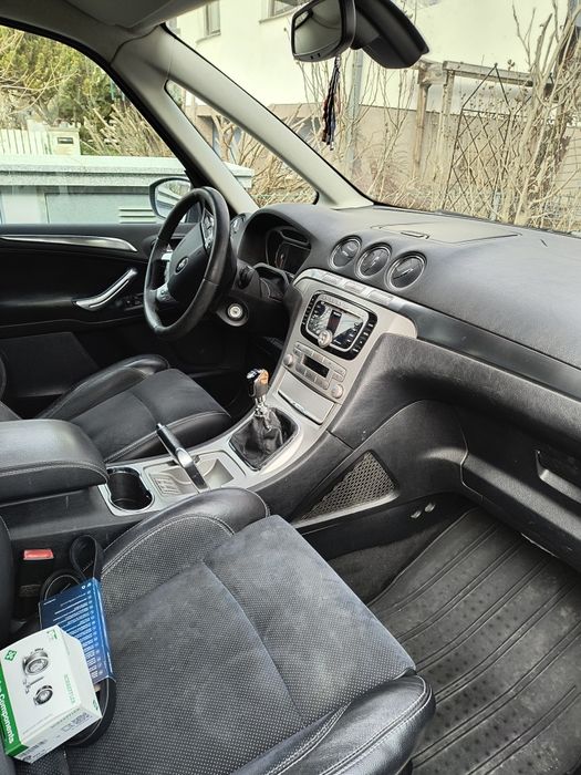 Ford Galaxy titanium 185 cai