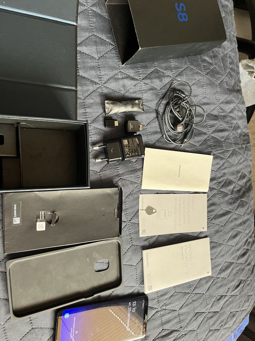Продава се Samsung Galaxy S8 – черен, пълен комплект, отлично работещ
