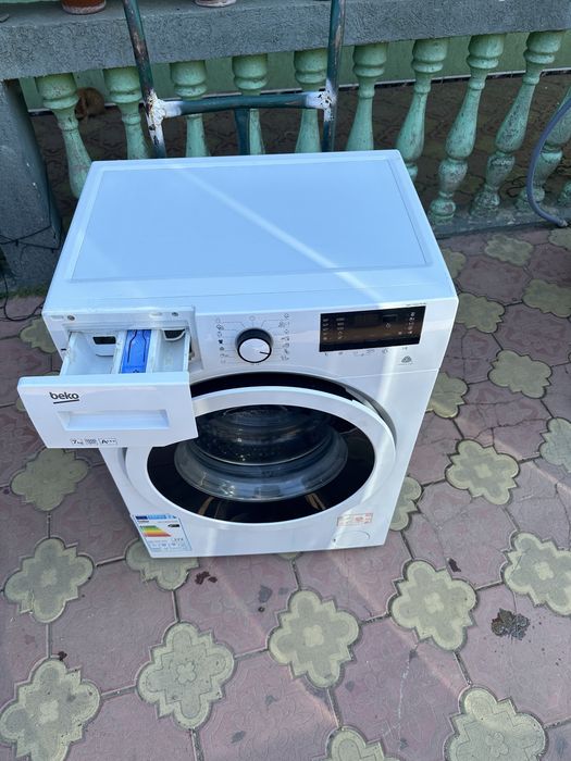 Vând masina spalat beko 7 kg