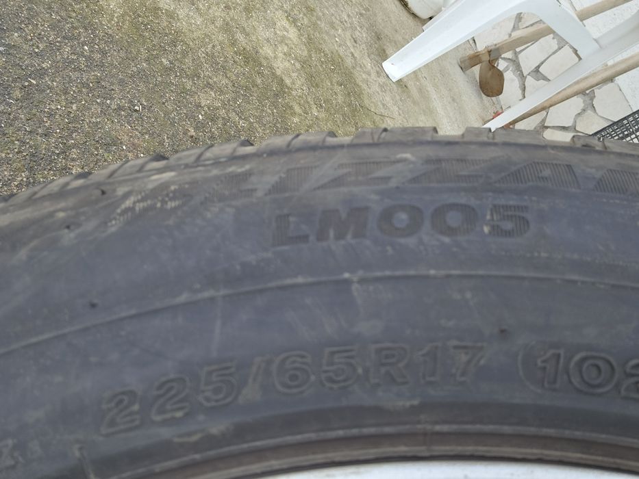 Зимни гуми - Bridgestone 225 x 65 x R17
