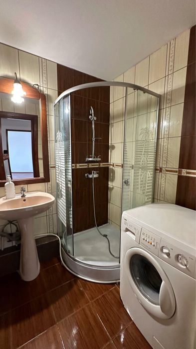 Inchiriez garsoniera nemobilata confort I sporit zona 1 Decembrie