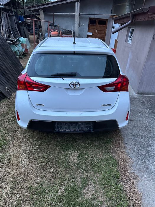 Vând Toyota Auris