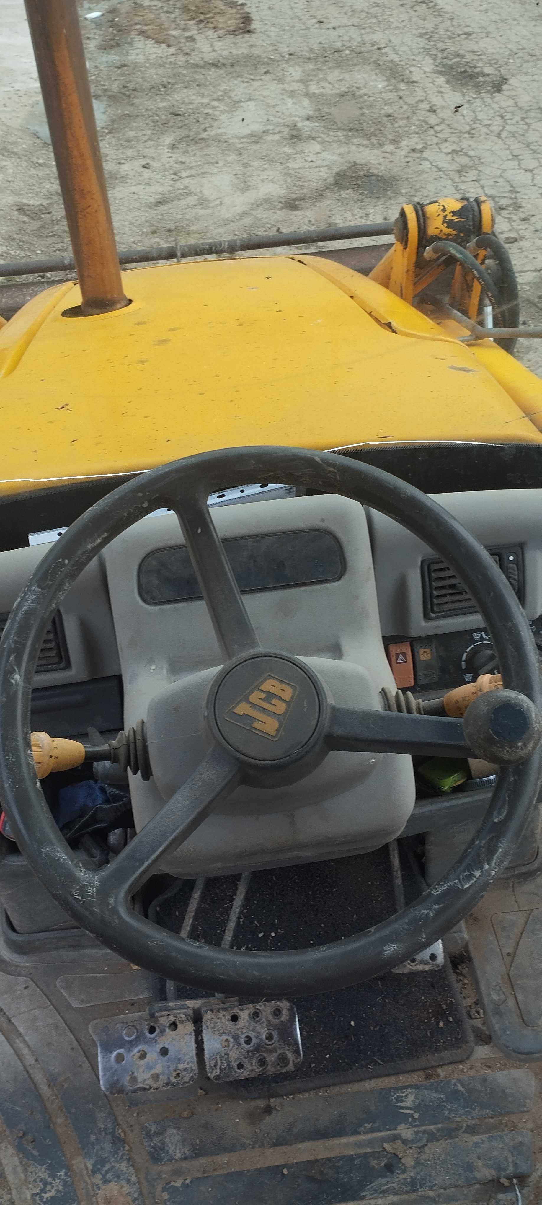Продавам багер JCB 3CX