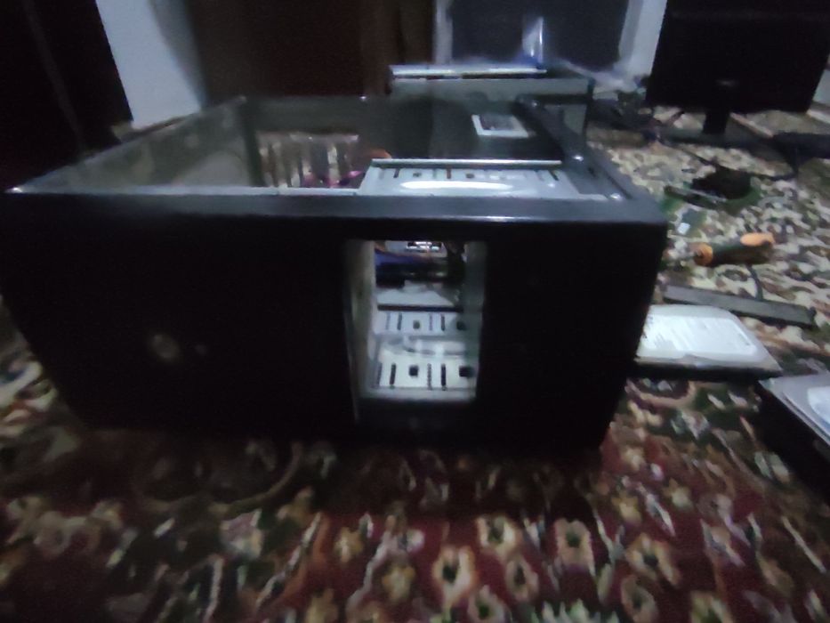 Компьютер с всяким прочим внутри