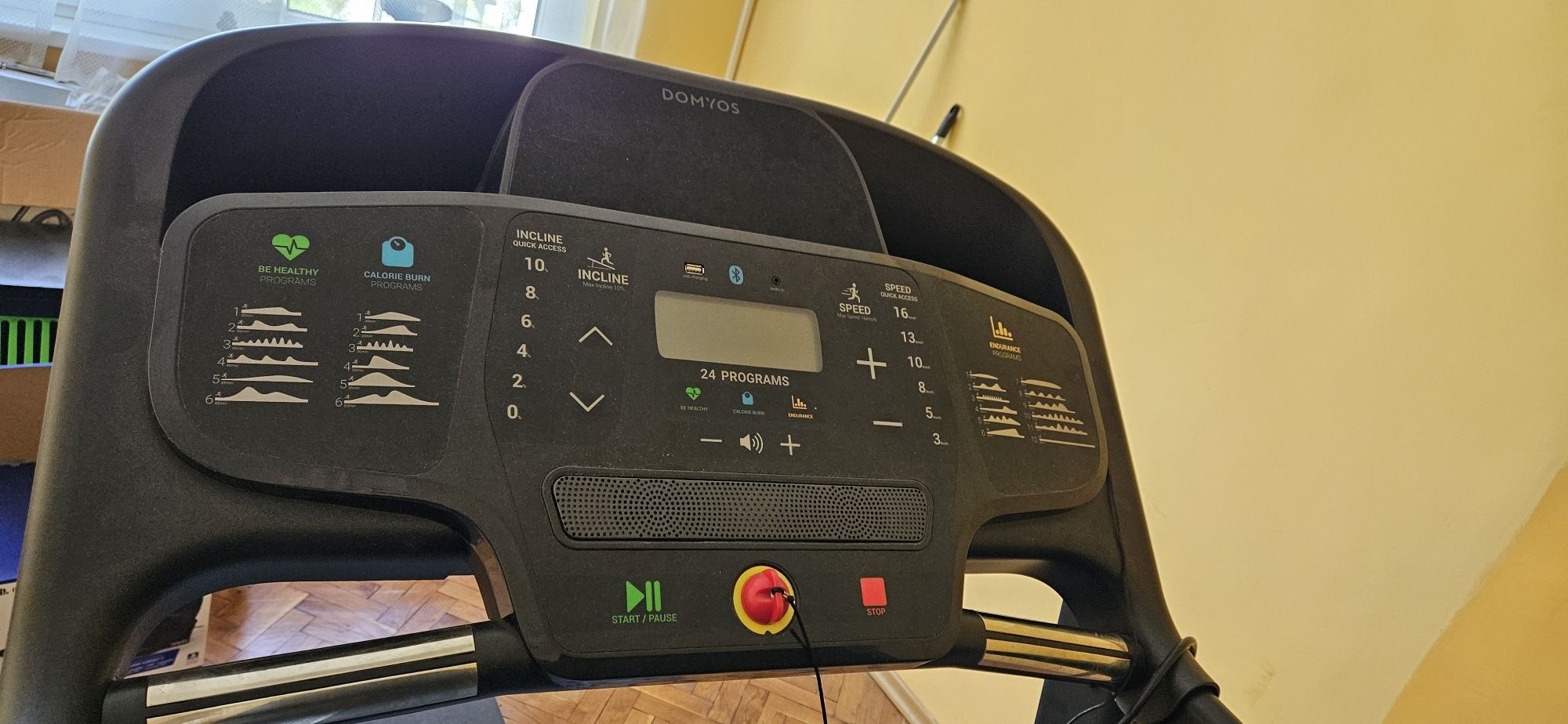 DOMYOS T540C Фитнес бягаща пътека