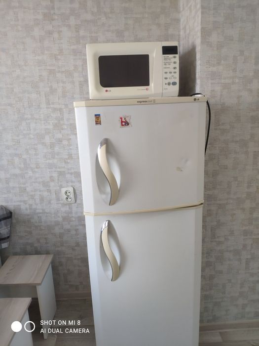 Холодильник LG бу рабочий( запчасти)
